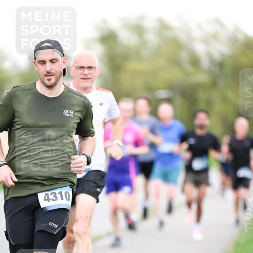 07.04.2024 - 43. Internationalen Wilhelmsburger Insellauf Dr. Thomas Lammeyer http://msf.ph/oto/6038305 07.04.2024 10:26:43 Laufen 4310 meine-sportfotos.de
