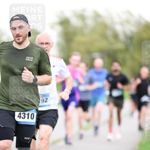 07.04.2024 - 43. Internationalen Wilhelmsburger Insellauf Dr. Thomas Lammeyer http://msf.ph/oto/6038306 07.04.2024 10:26:43 Laufen 4310, 92 meine-sportfotos.de
