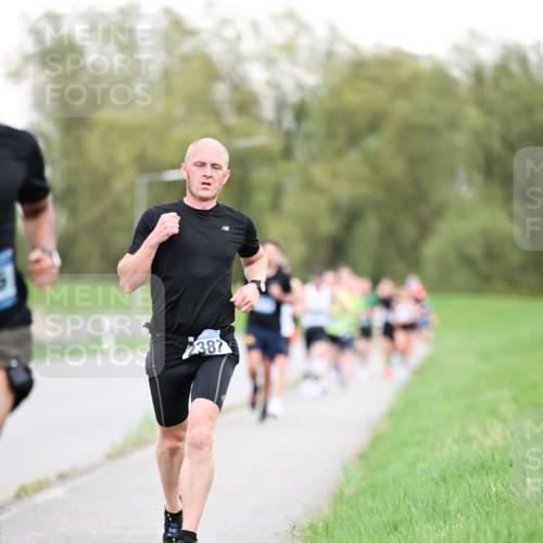 07.04.2024 - 43. Internationalen Wilhelmsburger Insellauf Dr. Thomas Lammeyer http://msf.ph/oto/6038324 07.04.2024 10:26:47 Laufen 387 meine-sportfotos.de