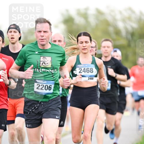 07.04.2024 - 43. Internationalen Wilhelmsburger Insellauf Dr. Thomas Lammeyer http://msf.ph/oto/6038406 07.04.2024 10:27:07 Laufen 2468, 2468, 2206 meine-sportfotos.de