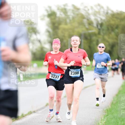 07.04.2024 - 43. Internationalen Wilhelmsburger Insellauf Dr. Thomas Lammeyer http://msf.ph/oto/6038493 07.04.2024 10:27:27 Laufen 3237, 2398, 353 meine-sportfotos.de