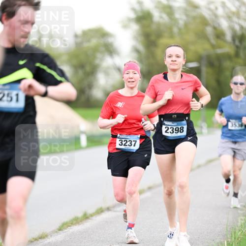 07.04.2024 - 43. Internationalen Wilhelmsburger Insellauf Dr. Thomas Lammeyer http://msf.ph/oto/6038497 07.04.2024 10:27:28 Laufen 251, 3237, 2398, 3536 meine-sportfotos.de