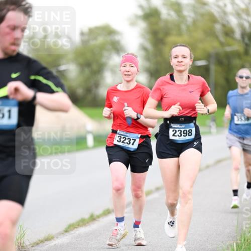 07.04.2024 - 43. Internationalen Wilhelmsburger Insellauf Dr. Thomas Lammeyer http://msf.ph/oto/6038498 07.04.2024 10:27:28 Laufen 51, 3237, 2398, 3536 meine-sportfotos.de