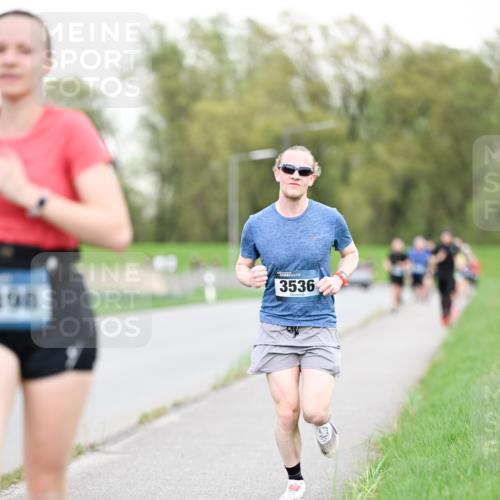 07.04.2024 - 43. Internationalen Wilhelmsburger Insellauf Dr. Thomas Lammeyer http://msf.ph/oto/6038503 07.04.2024 10:27:30 Laufen 198, 3536 meine-sportfotos.de