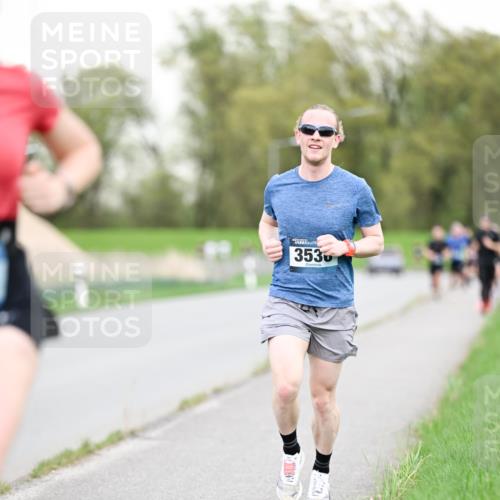 07.04.2024 - 43. Internationalen Wilhelmsburger Insellauf Dr. Thomas Lammeyer http://msf.ph/oto/6038506 07.04.2024 10:27:30 Laufen 3530 meine-sportfotos.de