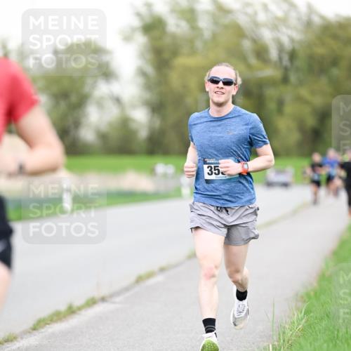 07.04.2024 - 43. Internationalen Wilhelmsburger Insellauf Dr. Thomas Lammeyer http://msf.ph/oto/6038507 07.04.2024 10:27:30 Laufen 35 meine-sportfotos.de