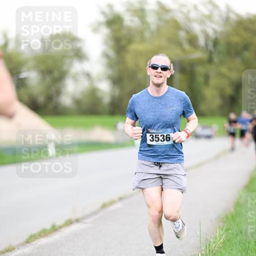 07.04.2024 - 43. Internationalen Wilhelmsburger Insellauf Dr. Thomas Lammeyer http://msf.ph/oto/6038508 07.04.2024 10:27:30 Laufen 3536 meine-sportfotos.de