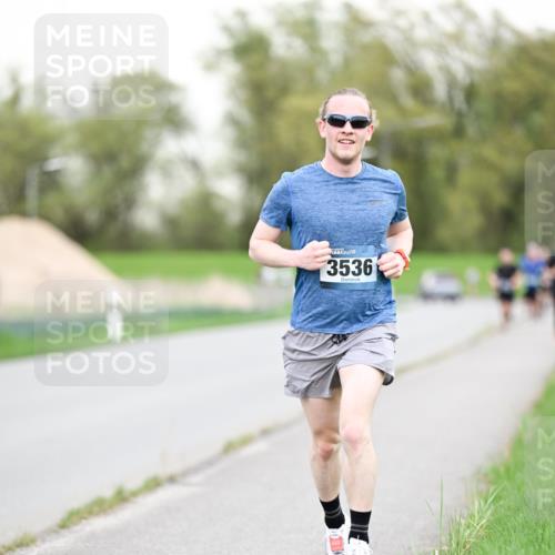 07.04.2024 - 43. Internationalen Wilhelmsburger Insellauf Dr. Thomas Lammeyer http://msf.ph/oto/6038509 07.04.2024 10:27:30 Laufen 3536 meine-sportfotos.de
