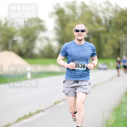 07.04.2024 - 43. Internationalen Wilhelmsburger Insellauf Dr. Thomas Lammeyer http://msf.ph/oto/6038510 07.04.2024 10:27:31 Laufen 3536 meine-sportfotos.de