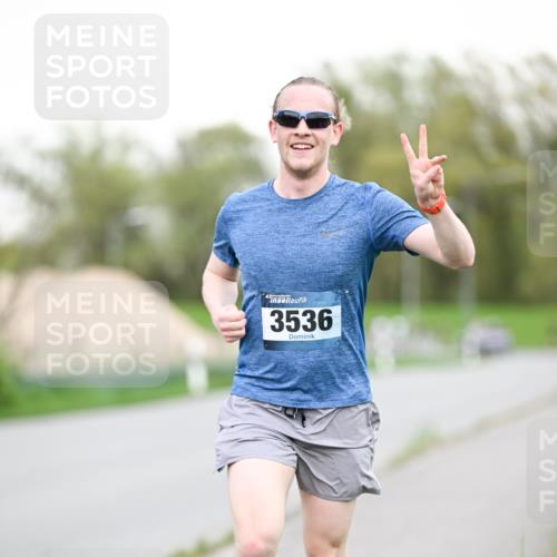07.04.2024 - 43. Internationalen Wilhelmsburger Insellauf Dr. Thomas Lammeyer http://msf.ph/oto/6038516 07.04.2024 10:27:31 Laufen 3536 meine-sportfotos.de