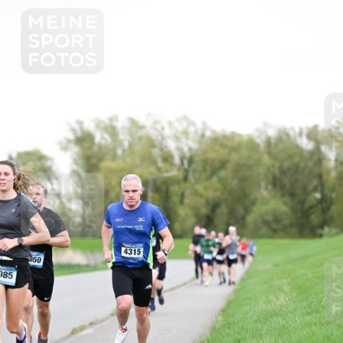 07.04.2024 - 43. Internationalen Wilhelmsburger Insellauf Dr. Thomas Lammeyer http://msf.ph/oto/6038529 07.04.2024 10:27:50 Laufen 2016, 085, 50, 4315 meine-sportfotos.de