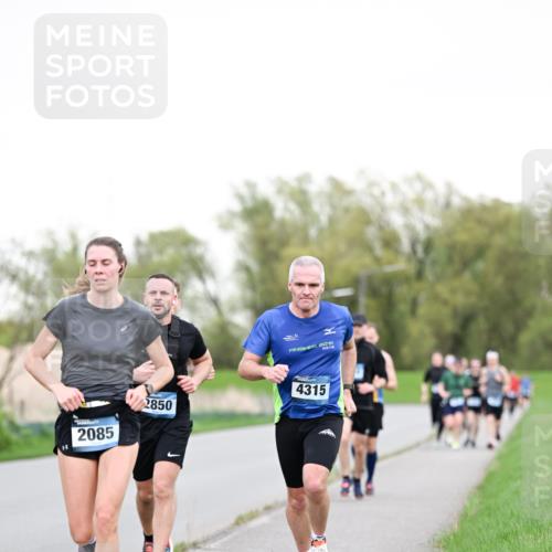 07.04.2024 - 43. Internationalen Wilhelmsburger Insellauf Dr. Thomas Lammeyer http://msf.ph/oto/6038532 07.04.2024 10:27:50 Laufen 2016, 2085, 2850, 4315 meine-sportfotos.de