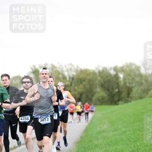 07.04.2024 - 43. Internationalen Wilhelmsburger Insellauf Dr. Thomas Lammeyer http://msf.ph/oto/6038572 07.04.2024 10:28:04 Laufen 4356, 95, 3012 meine-sportfotos.de