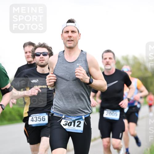 07.04.2024 - 43. Internationalen Wilhelmsburger Insellauf Dr. Thomas Lammeyer http://msf.ph/oto/6038581 07.04.2024 10:28:05 Laufen 4356, 1, 3012, 2005 meine-sportfotos.de