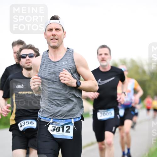 07.04.2024 - 43. Internationalen Wilhelmsburger Insellauf Dr. Thomas Lammeyer http://msf.ph/oto/6038582 07.04.2024 10:28:05 Laufen 4356, 3012, 2005 meine-sportfotos.de