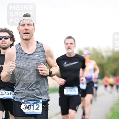 07.04.2024 - 43. Internationalen Wilhelmsburger Insellauf Dr. Thomas Lammeyer http://msf.ph/oto/6038583 07.04.2024 10:28:05 Laufen 4356, 3012, 2005 meine-sportfotos.de