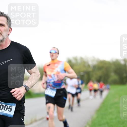 07.04.2024 - 43. Internationalen Wilhelmsburger Insellauf Dr. Thomas Lammeyer http://msf.ph/oto/6038587 07.04.2024 10:28:07 Laufen 005 meine-sportfotos.de
