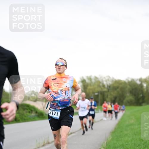 07.04.2024 - 43. Internationalen Wilhelmsburger Insellauf Dr. Thomas Lammeyer http://msf.ph/oto/6038588 07.04.2024 10:28:07 Laufen 3171 meine-sportfotos.de