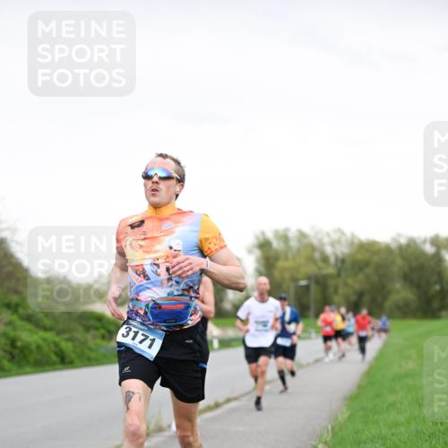 07.04.2024 - 43. Internationalen Wilhelmsburger Insellauf Dr. Thomas Lammeyer http://msf.ph/oto/6038590 07.04.2024 10:28:07 Laufen 3171 meine-sportfotos.de