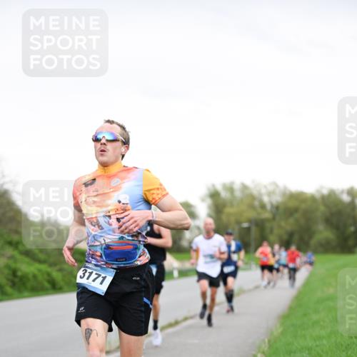 07.04.2024 - 43. Internationalen Wilhelmsburger Insellauf Dr. Thomas Lammeyer http://msf.ph/oto/6038591 07.04.2024 10:28:07 Laufen 3171 meine-sportfotos.de