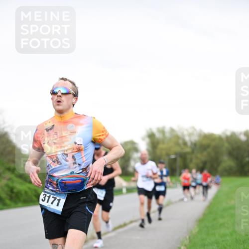 07.04.2024 - 43. Internationalen Wilhelmsburger Insellauf Dr. Thomas Lammeyer http://msf.ph/oto/6038592 07.04.2024 10:28:07 Laufen 3171 meine-sportfotos.de