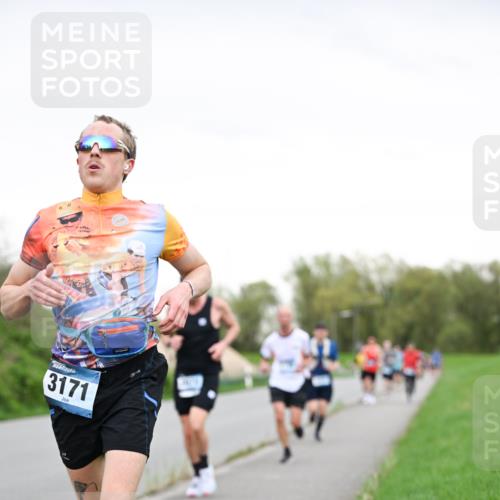 07.04.2024 - 43. Internationalen Wilhelmsburger Insellauf Dr. Thomas Lammeyer http://msf.ph/oto/6038593 07.04.2024 10:28:08 Laufen 11, 11, 3171 meine-sportfotos.de