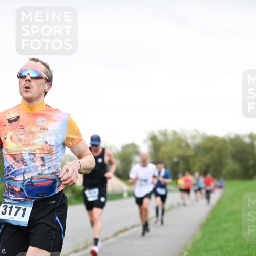 07.04.2024 - 43. Internationalen Wilhelmsburger Insellauf Dr. Thomas Lammeyer http://msf.ph/oto/6038594 07.04.2024 10:28:08 Laufen 3171 meine-sportfotos.de