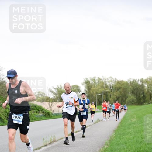 07.04.2024 - 43. Internationalen Wilhelmsburger Insellauf Dr. Thomas Lammeyer http://msf.ph/oto/6038598 07.04.2024 10:28:09 Laufen 2070, 2070, 215, 3608 meine-sportfotos.de