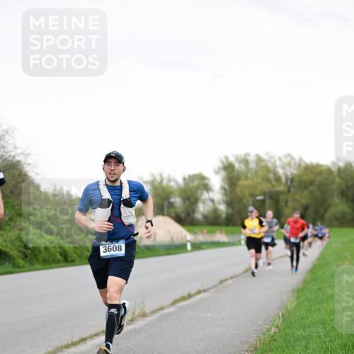 07.04.2024 - 43. Internationalen Wilhelmsburger Insellauf Dr. Thomas Lammeyer http://msf.ph/oto/6038607 07.04.2024 10:28:11 Laufen 3608 meine-sportfotos.de