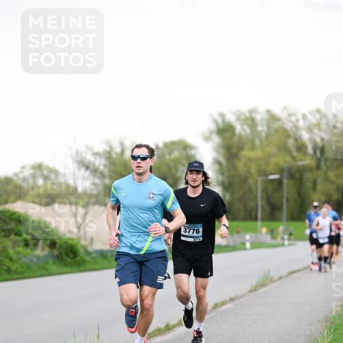 07.04.2024 - 43. Internationalen Wilhelmsburger Insellauf Dr. Thomas Lammeyer http://msf.ph/oto/6038635 07.04.2024 10:28:23 Laufen 3776, 3776 meine-sportfotos.de