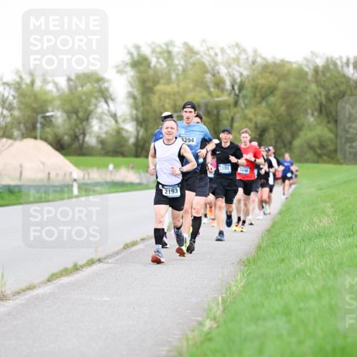 07.04.2024 - 43. Internationalen Wilhelmsburger Insellauf Dr. Thomas Lammeyer http://msf.ph/oto/6038640 07.04.2024 10:28:31 Laufen 2193, 3294, 2281, 2496 meine-sportfotos.de