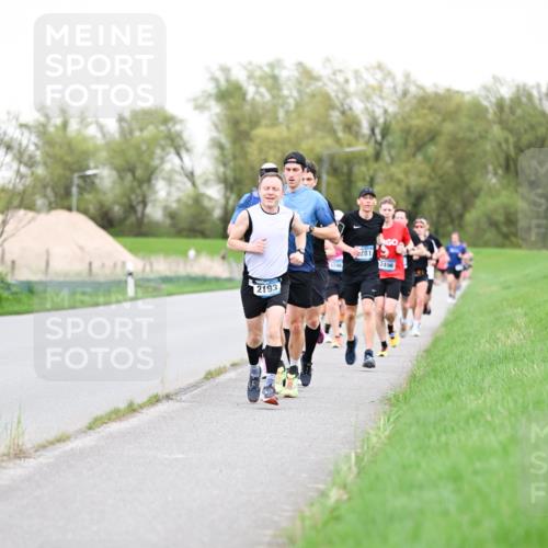 07.04.2024 - 43. Internationalen Wilhelmsburger Insellauf Dr. Thomas Lammeyer http://msf.ph/oto/6038642 07.04.2024 10:28:31 Laufen 2193, 281, 2496 meine-sportfotos.de