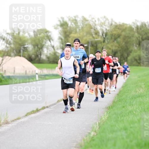 07.04.2024 - 43. Internationalen Wilhelmsburger Insellauf Dr. Thomas Lammeyer http://msf.ph/oto/6038646 07.04.2024 10:28:32 Laufen 2193, 3294, 2281 meine-sportfotos.de