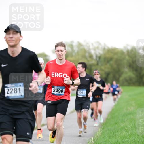 07.04.2024 - 43. Internationalen Wilhelmsburger Insellauf Dr. Thomas Lammeyer http://msf.ph/oto/6038675 07.04.2024 10:28:37 Laufen 2281, 96, 2496, 3061 meine-sportfotos.de