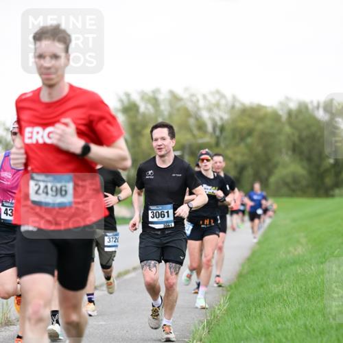 07.04.2024 - 43. Internationalen Wilhelmsburger Insellauf Dr. Thomas Lammeyer http://msf.ph/oto/6038680 07.04.2024 10:28:38 Laufen 43, 2496, 3720, 3061, 3061 meine-sportfotos.de