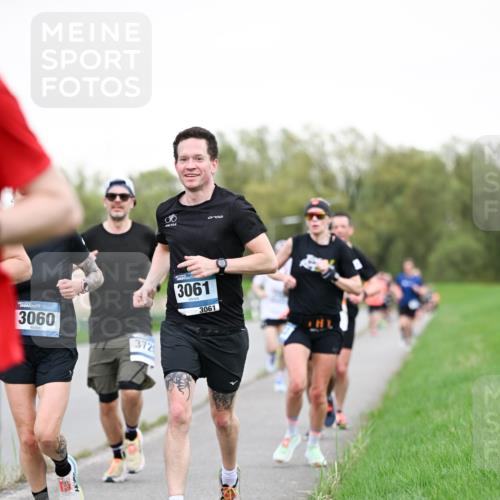 07.04.2024 - 43. Internationalen Wilhelmsburger Insellauf Dr. Thomas Lammeyer http://msf.ph/oto/6038686 07.04.2024 10:28:39 Laufen 3060, 372, 3061, 3061 meine-sportfotos.de