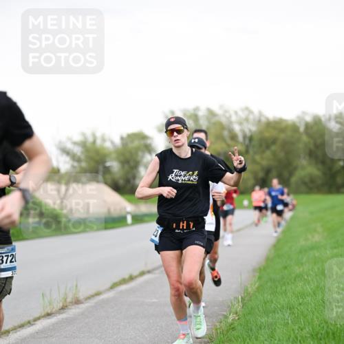 07.04.2024 - 43. Internationalen Wilhelmsburger Insellauf Dr. Thomas Lammeyer http://msf.ph/oto/6038693 07.04.2024 10:28:40 Laufen 3720, 372 meine-sportfotos.de