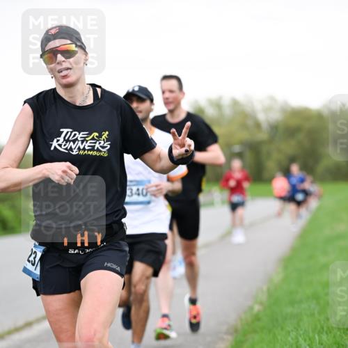 07.04.2024 - 43. Internationalen Wilhelmsburger Insellauf Dr. Thomas Lammeyer http://msf.ph/oto/6038702 07.04.2024 10:28:42 Laufen 2, 340 meine-sportfotos.de