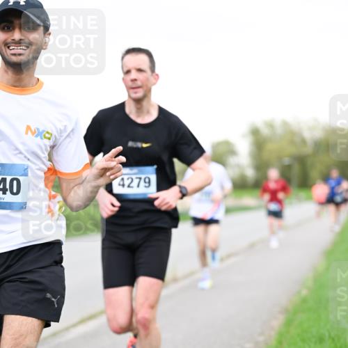 07.04.2024 - 43. Internationalen Wilhelmsburger Insellauf Dr. Thomas Lammeyer http://msf.ph/oto/6038707 07.04.2024 10:28:43 Laufen 40, 4279, 821 meine-sportfotos.de