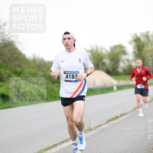 07.04.2024 - 43. Internationalen Wilhelmsburger Insellauf Dr. Thomas Lammeyer http://msf.ph/oto/6038711 07.04.2024 10:28:44 Laufen 4183 meine-sportfotos.de