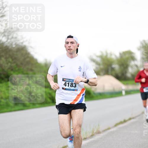 07.04.2024 - 43. Internationalen Wilhelmsburger Insellauf Dr. Thomas Lammeyer http://msf.ph/oto/6038713 07.04.2024 10:28:45 Laufen 4183 meine-sportfotos.de