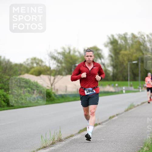 07.04.2024 - 43. Internationalen Wilhelmsburger Insellauf Dr. Thomas Lammeyer http://msf.ph/oto/6038717 07.04.2024 10:28:46 Laufen 3838 meine-sportfotos.de