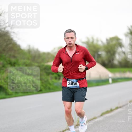 07.04.2024 - 43. Internationalen Wilhelmsburger Insellauf Dr. Thomas Lammeyer http://msf.ph/oto/6038726 07.04.2024 10:28:47 Laufen 3838 meine-sportfotos.de