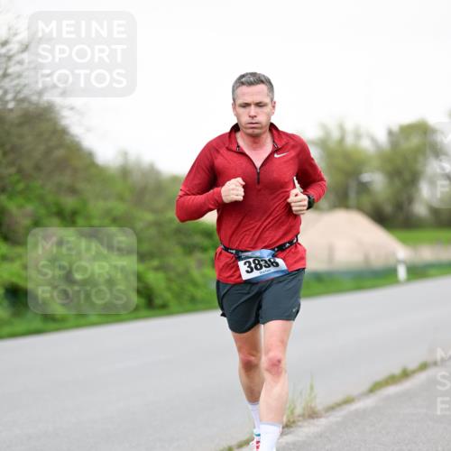 07.04.2024 - 43. Internationalen Wilhelmsburger Insellauf Dr. Thomas Lammeyer http://msf.ph/oto/6038727 07.04.2024 10:28:47 Laufen 3838 meine-sportfotos.de