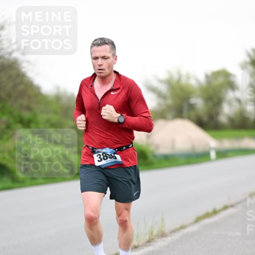 07.04.2024 - 43. Internationalen Wilhelmsburger Insellauf Dr. Thomas Lammeyer http://msf.ph/oto/6038729 07.04.2024 10:28:48 Laufen 388 meine-sportfotos.de
