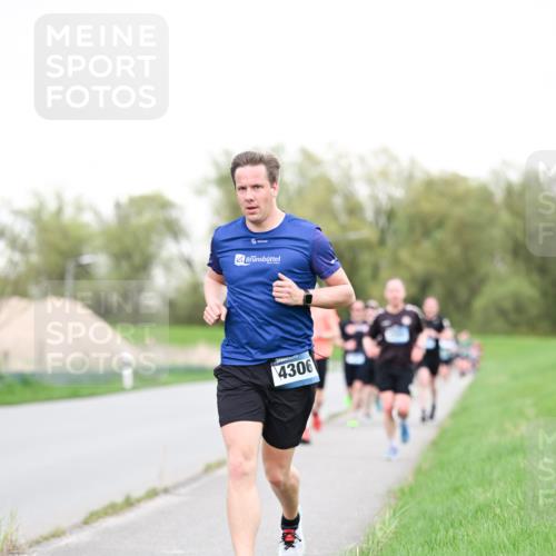 07.04.2024 - 43. Internationalen Wilhelmsburger Insellauf Dr. Thomas Lammeyer http://msf.ph/oto/6038733 07.04.2024 10:28:50 Laufen 4306 meine-sportfotos.de
