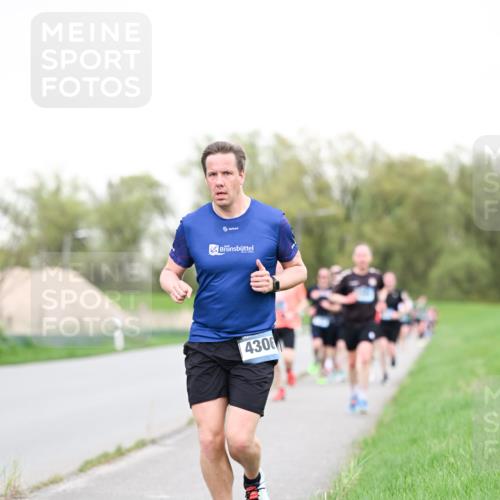 07.04.2024 - 43. Internationalen Wilhelmsburger Insellauf Dr. Thomas Lammeyer http://msf.ph/oto/6038734 07.04.2024 10:28:50 Laufen 4306 meine-sportfotos.de