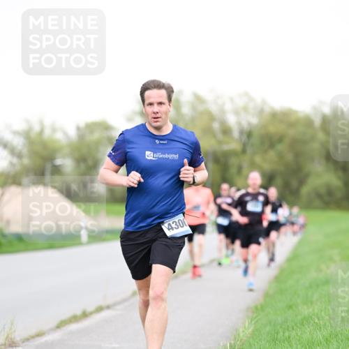 07.04.2024 - 43. Internationalen Wilhelmsburger Insellauf Dr. Thomas Lammeyer http://msf.ph/oto/6038735 07.04.2024 10:28:51 Laufen 4300 meine-sportfotos.de