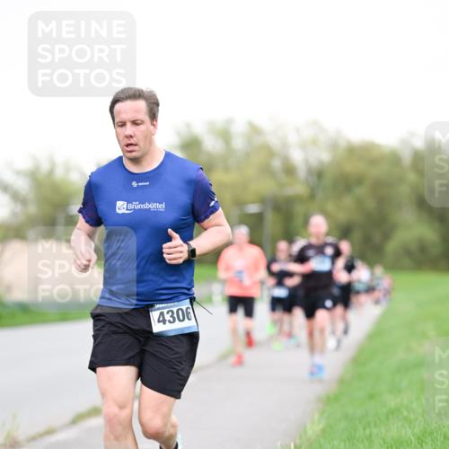 07.04.2024 - 43. Internationalen Wilhelmsburger Insellauf Dr. Thomas Lammeyer http://msf.ph/oto/6038739 07.04.2024 10:28:51 Laufen 4306 meine-sportfotos.de