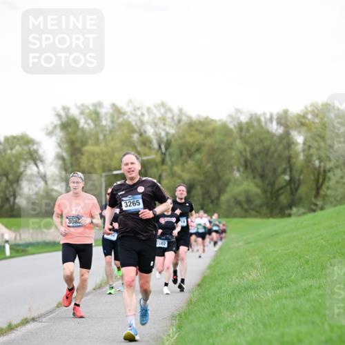 07.04.2024 - 43. Internationalen Wilhelmsburger Insellauf Dr. Thomas Lammeyer http://msf.ph/oto/6038744 07.04.2024 10:28:54 Laufen 308, 3265, 2102 meine-sportfotos.de